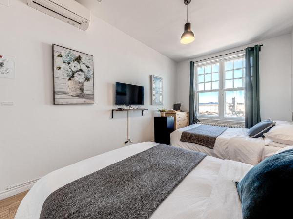 Hôtel Automatisé Manoir des Remparts : photo 3 de la chambre chambre double – vue sur lac