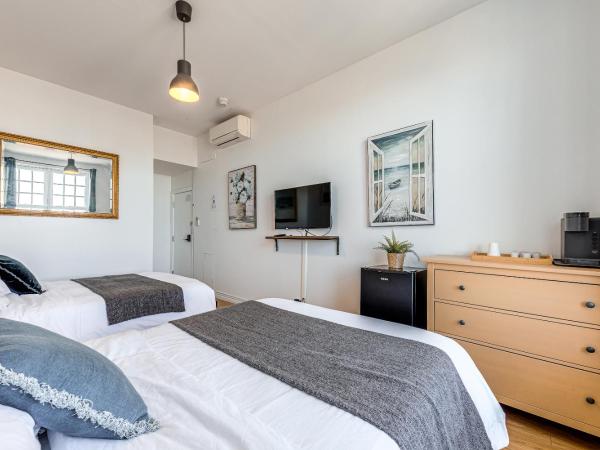 Hôtel Automatisé Manoir des Remparts : photo 2 de la chambre chambre double – vue sur lac