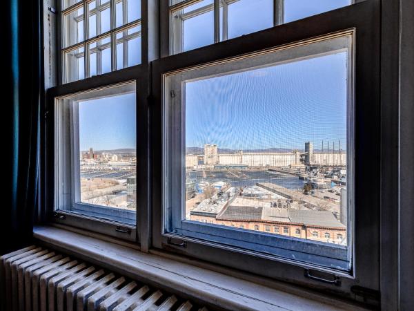 Hôtel Automatisé Manoir des Remparts : photo 8 de la chambre chambre standard lit queen-size