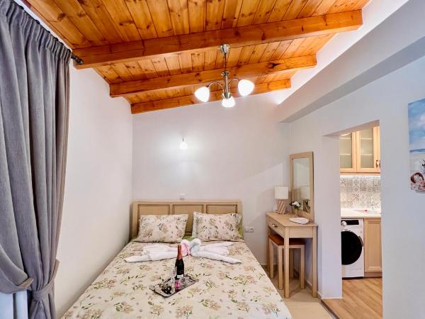 Afroditi : photo 6 de la chambre chambre lit king-size - vue sur montagne