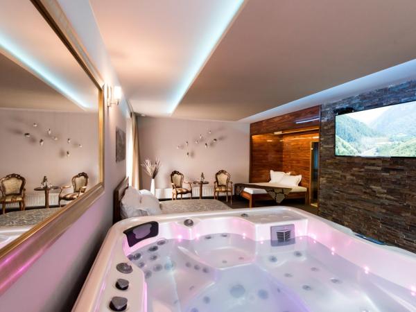 Penzion Janová : photo 1 de la chambre chambre double avec baignoire spa