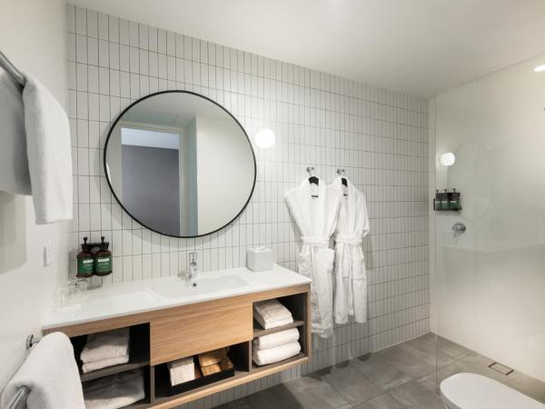 Crowne Plaza Adelaide, an IHG Hotel : photo 9 de la chambre chambre double premium avec 2 lits doubles et vue sur ville