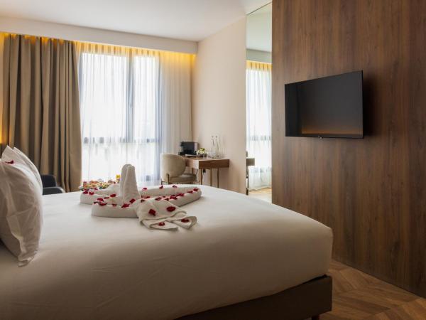 DIAGONAL HOTEL : photo 2 de la chambre suite