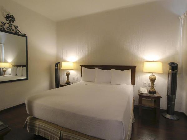 Hotel Casino Morelia : photo 3 de la chambre chambre standard lit queen-size