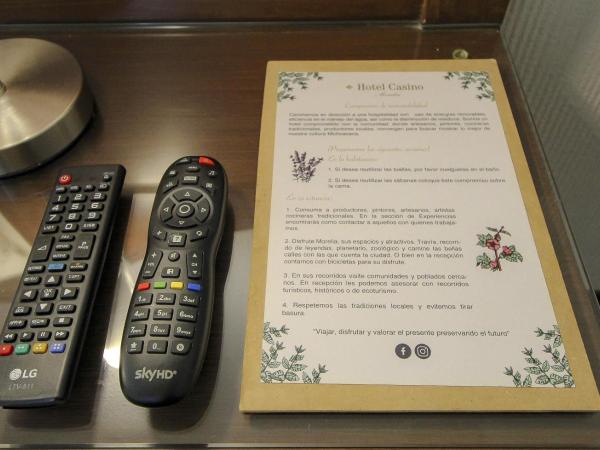 Hotel Casino Morelia : photo 9 de la chambre chambre standard lit queen-size