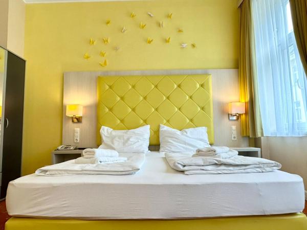 Very Central, 5 min to city center, Self Check In : photo 4 de la chambre chambre triple deluxe