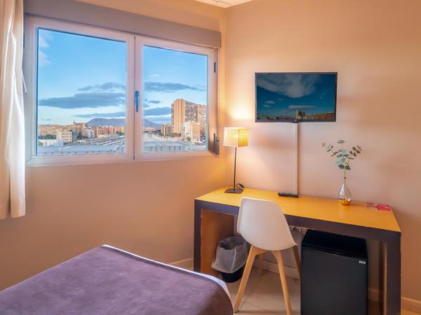 La City Estación : photo 6 de la chambre chambre double avec lit d'appoint