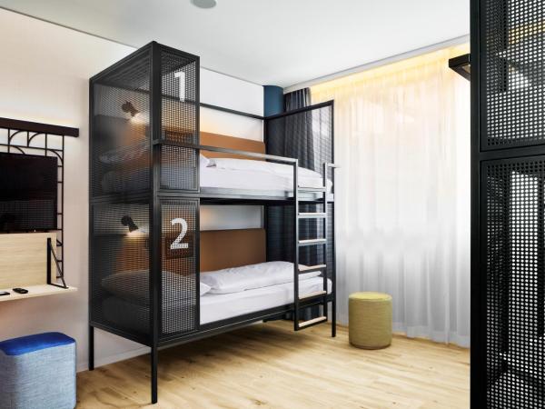 H2 Hotel Wien Schönbrunn : photo 2 de la chambre chambre quadruple supérieure 