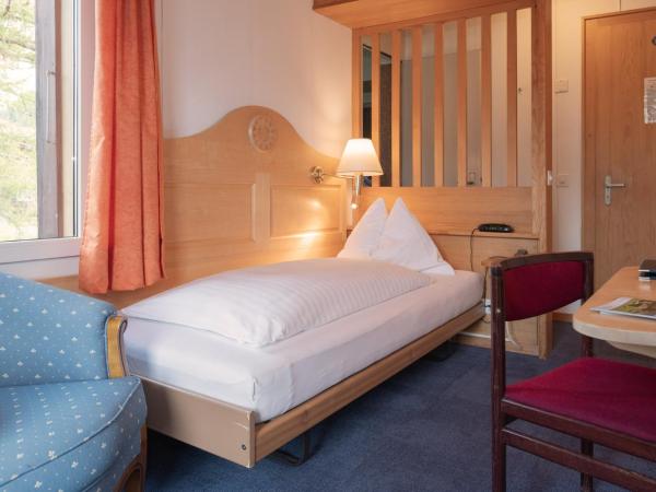 Hotel Bellevue - Traditional Swiss Hideaway : photo 4 de la chambre chambre simple jungfrau panorama avec balcon
