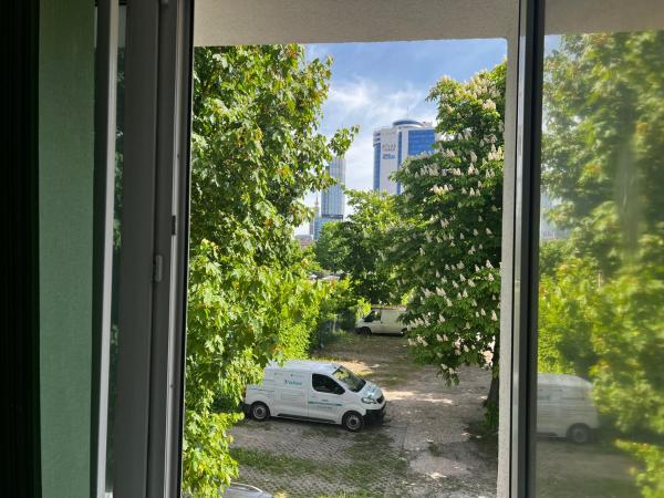 Warszawa Zachodnia : photo 1 de la chambre chambre lits jumeaux avec salle de bains commune