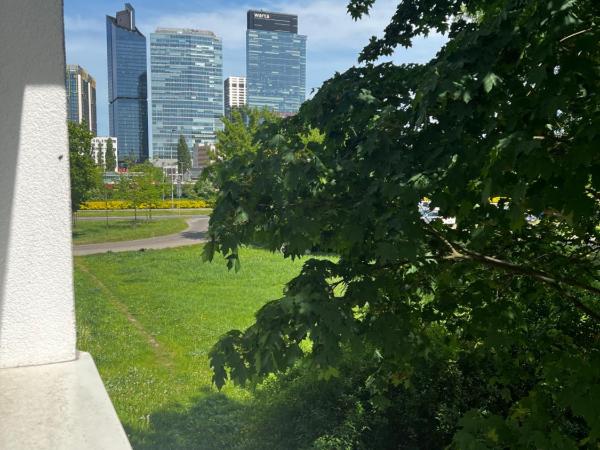 Warszawa Zachodnia : photo 2 de la chambre chambre lits jumeaux avec salle de bains commune