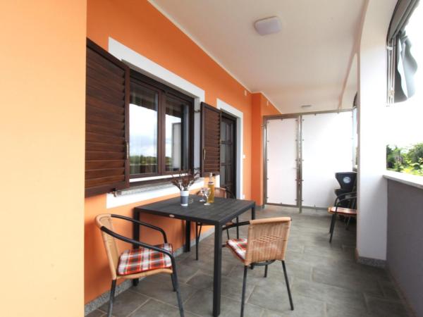 Apartments Tre pini : photo 8 de la chambre appartement avec balcon