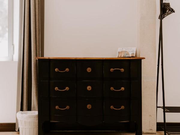 Le Sauvage - Domaine en Camargue : photo 2 de la chambre chambre quadruple avec salle de bains privative