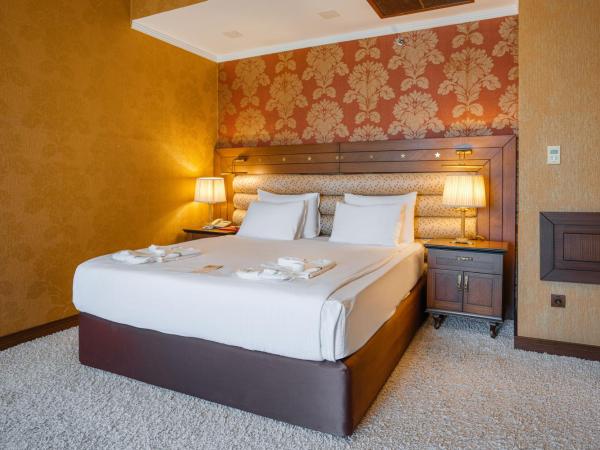 Megasaray Westbeach Antalya : photo 2 de la chambre suite lit king-size - vue sur mer