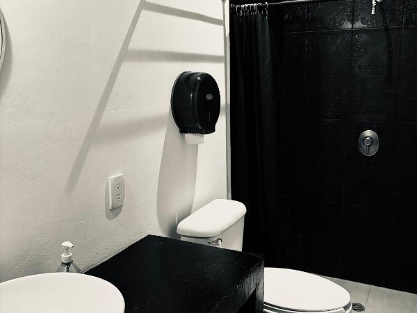 Hostal Regina Down Town Mexico City : photo 1 de la chambre chambre double standard avec salle de bains commune