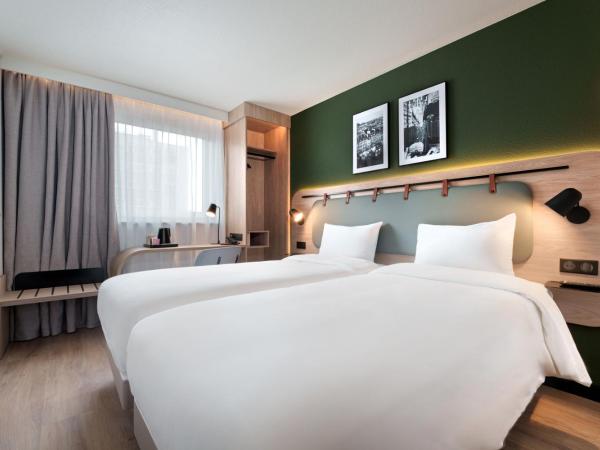 Campanile Prime Paris 19 - La Villette : photo 4 de la chambre chambre standard - lits jumeaux