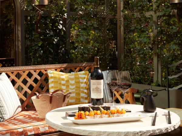 Mondrian Bordeaux Les Carmes : photo 2 de la chambre chambre lit king-size deluxe avec terrasse 