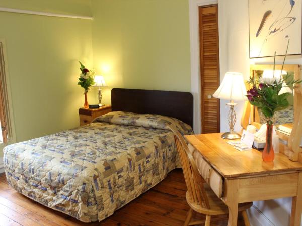 Hotel Abri du Voyageur : photo 6 de la chambre chambre Économique avec salle de bains commune