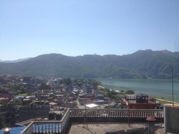 Peace Guest House : photo 9 de la chambre chambre double – vue sur lac