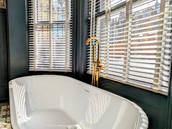 INNit Bliss : photo 9 de la chambre chambre double deluxe avec baignoire