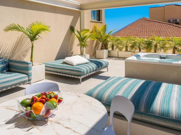 Taormina Infinity Suites : photo 2 de la chambre suite avec terrasse