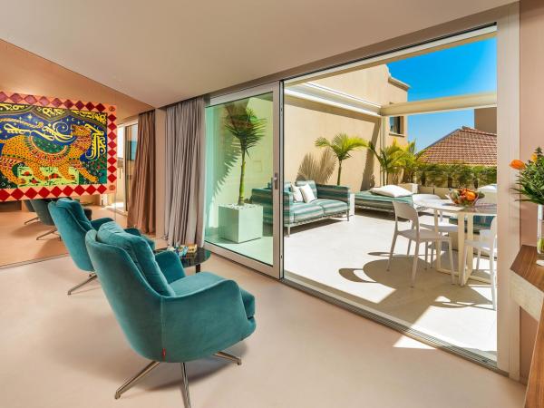 Taormina Infinity Suites : photo 1 de la chambre suite avec terrasse