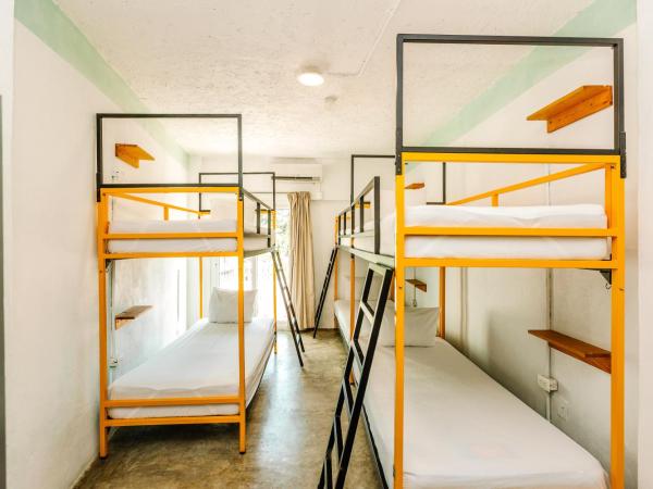 Selina Cancun Downtown : photo 1 de la chambre 4 bed mixed community dorm