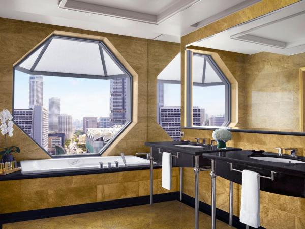 The Ritz-Carlton, Millenia Singapore : photo 8 de la chambre deluxe suite, 1 king bed, marina bay view