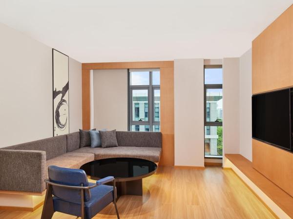 Fairfield by Marriott Guangzhou Konggang : photo 4 de la chambre suite lit king-size 1 chambre exécutive