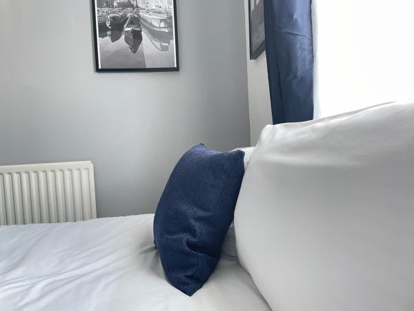 Marroway Shared House : photo 8 de la chambre chambre double avec salle de bains commune