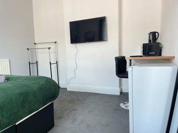 Marroway Shared House : photo 8 de la chambre chambre double avec salle de bains commune