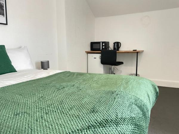 Marroway Shared House : photo 9 de la chambre chambre double avec salle de bains commune