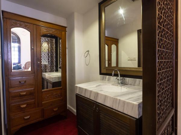 Hotel Puri Melaka : photo 4 de la chambre suite lit king-size