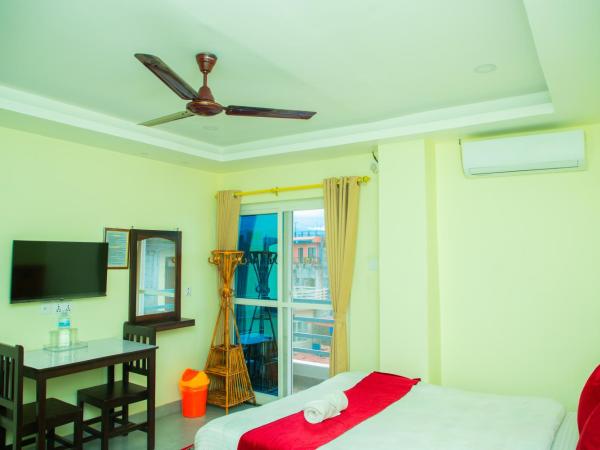 Hotel Pokhara Suites : photo 1 de la chambre chambre familiale deluxe