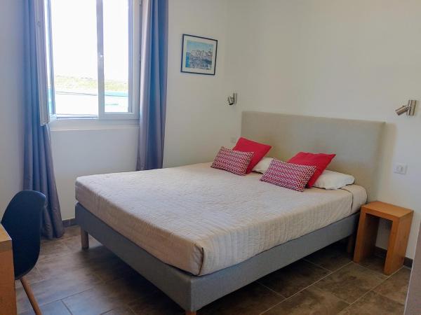 Hôtel du Golfe : photo 2 de la chambre chambre double - vue sur mer