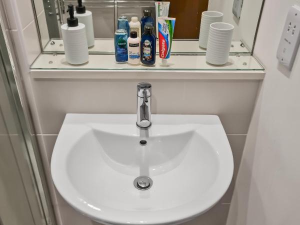 Sky High Ensuite Bedroom in Shared Apartment in Belfast City Centre : photo 9 de la chambre chambre double deluxe - vue sur mer