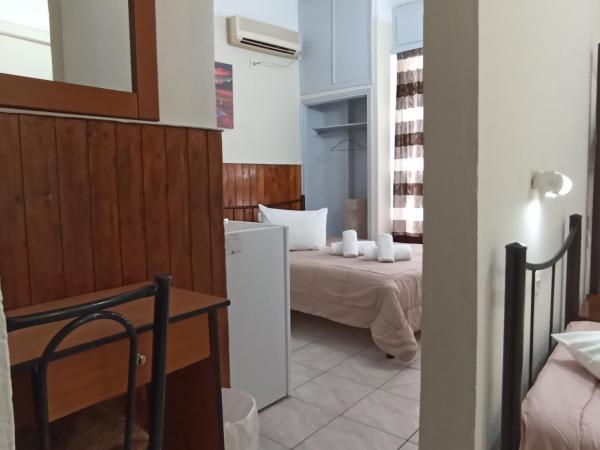 Elite Hotel : photo 3 de la chambre chambre quadruple avec salle de bains