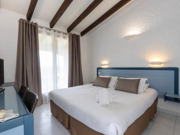 Hôtel Les Lentisques : photo 1 de la chambre chambre double - vue sur mer