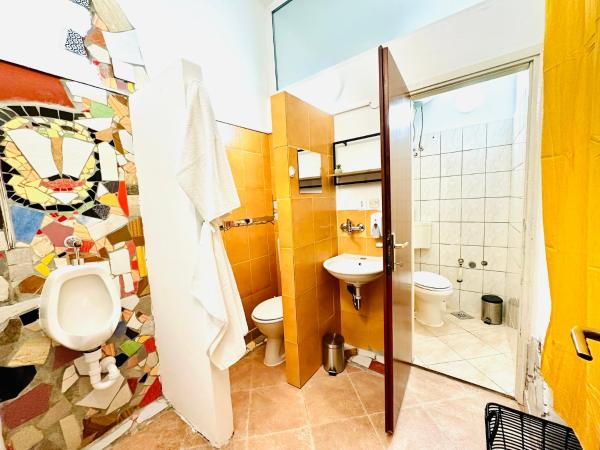 HOSTEL ART & JOY : photo 8 de la chambre lit dans dortoir pour hommes