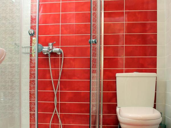 Philoxenia Hotel & Studios : photo 8 de la chambre appartement avec accès au jardin (2-4 adultes)