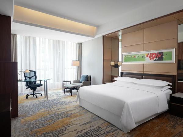 Sheraton Grand Shanghai Pudong Hotel & Residences : photo 1 de la chambre chambre lit king-size exécutive