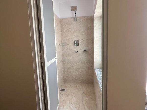 The Sparkling Turtle Backpackers Hostel : photo 4 de la chambre dortoir pour hommes de 6 lits