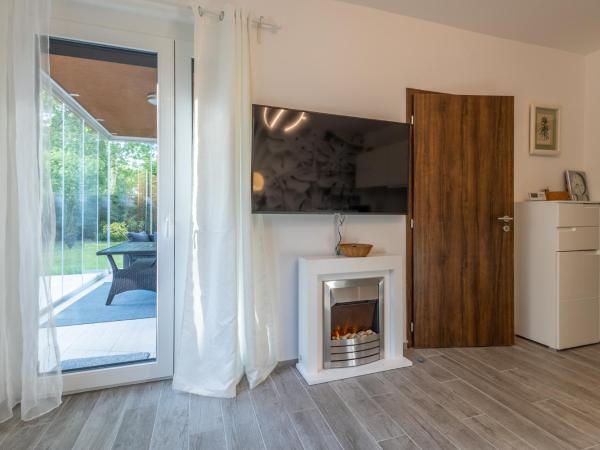Casa Luxury Wellness Apartman By BLTN : photo 2 de la chambre appartement 2 chambres - vue sur jardin