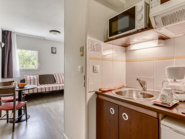 Zenitude Hôtel-Résidences Béziers Centre : photo 4 de la chambre studio triple supérieur