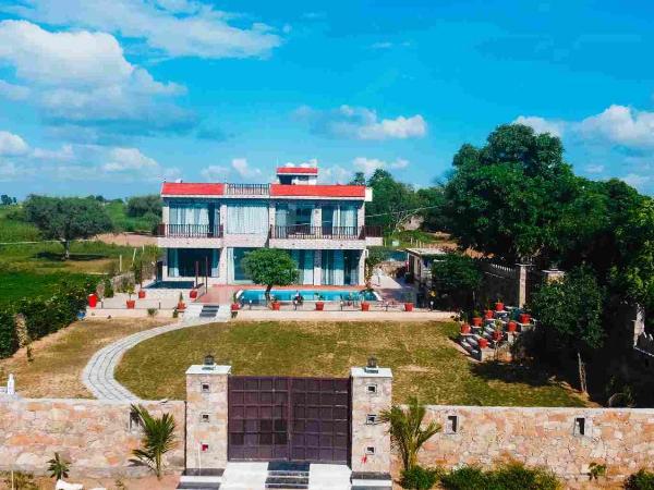 IBIZA FARM BY THE PARTY CITADEL, A 3BHK PRIVATE ViLLA WITH POOL : photo 8 de la chambre villa avec piscine privée