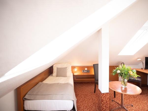 Hotel Garden Bremen : photo 2 de la chambre chambre triple