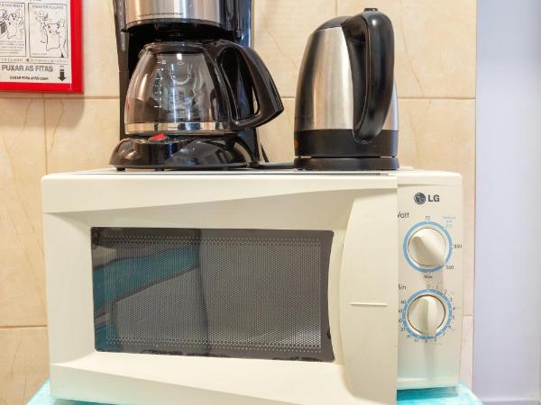 BLife Faro Beach Hostel : photo 7 de la chambre chambre triple avec salle de bains commune