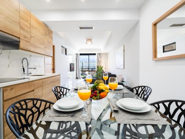 Puerto Banús Beach Apartments : photo 1 de la chambre appartement - vue sur mer