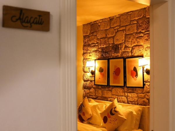 Lulja Alaçatı - Adults Only : photo 6 de la chambre chambre double deluxe avec terrasse