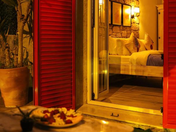 Lulja Alaçatı - Adults Only : photo 7 de la chambre chambre double deluxe avec terrasse